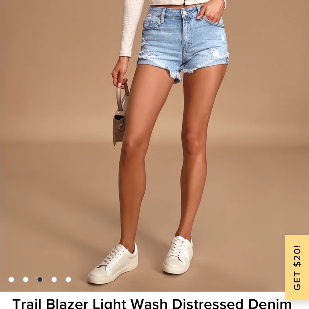 Lulus trail blazer light wash shorts